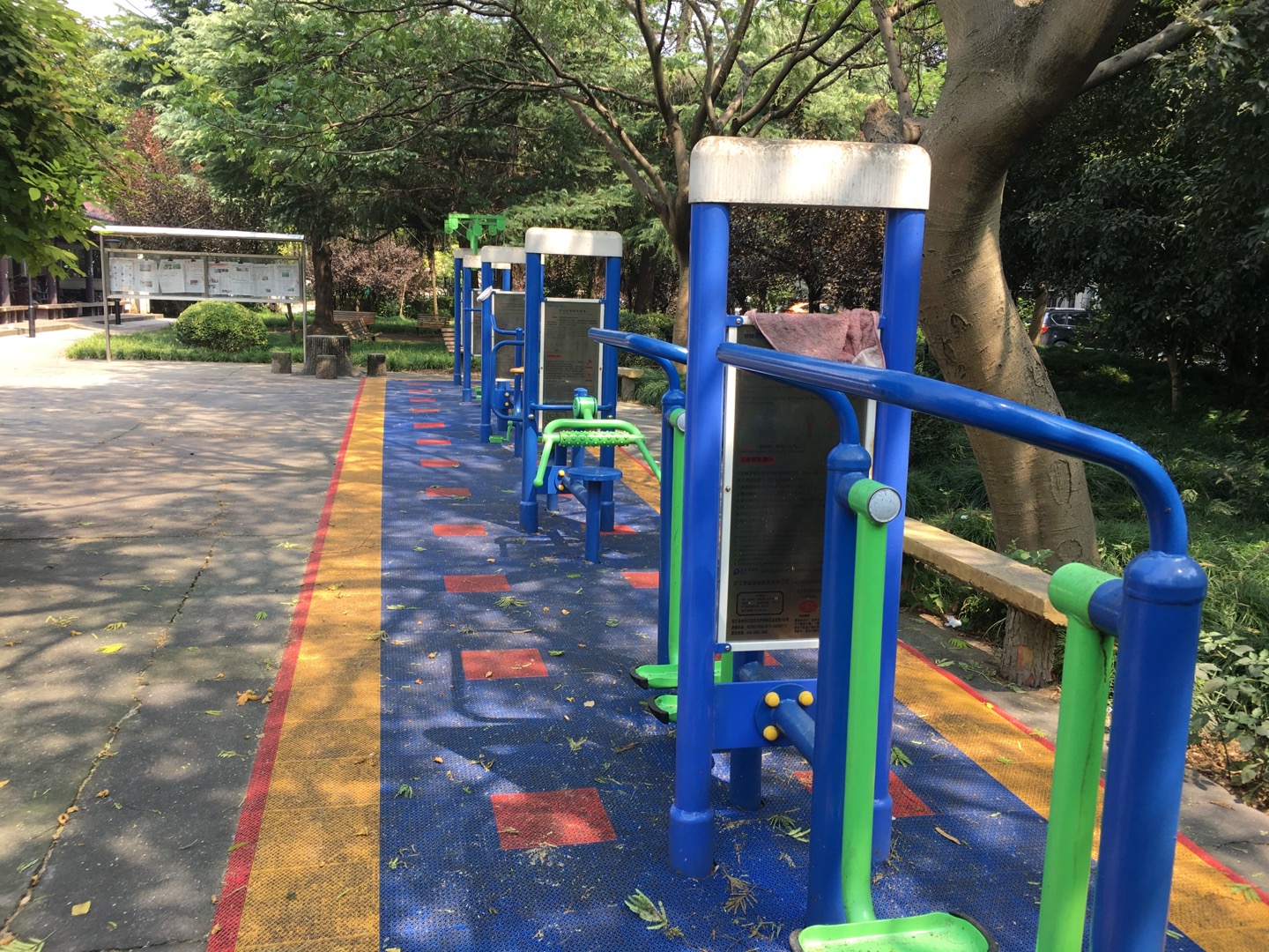 海江二村居委健身點(diǎn)（2）