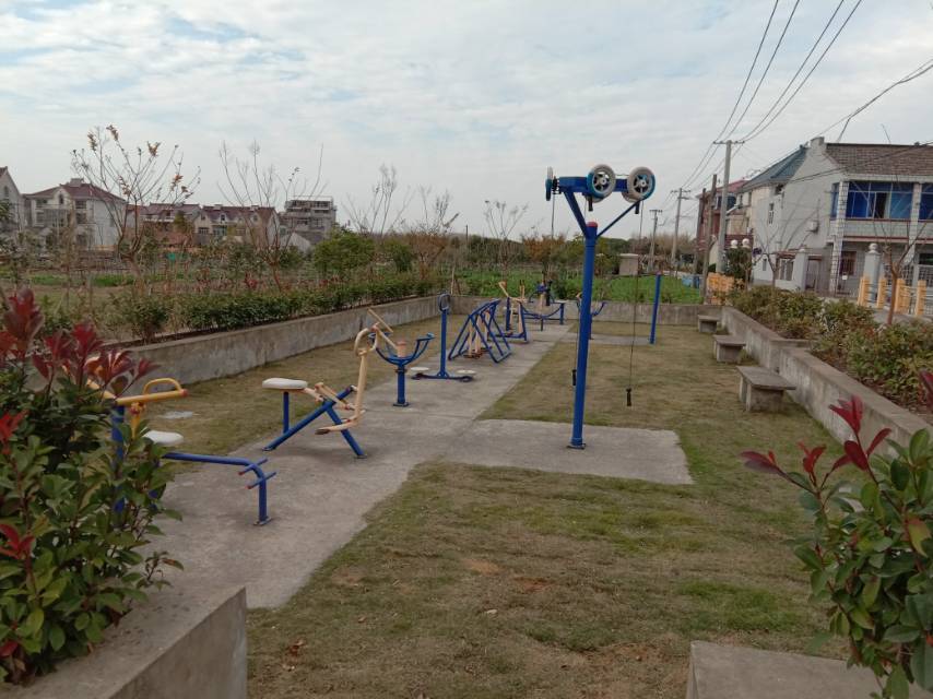 長(zhǎng)江村12組健身點(diǎn)