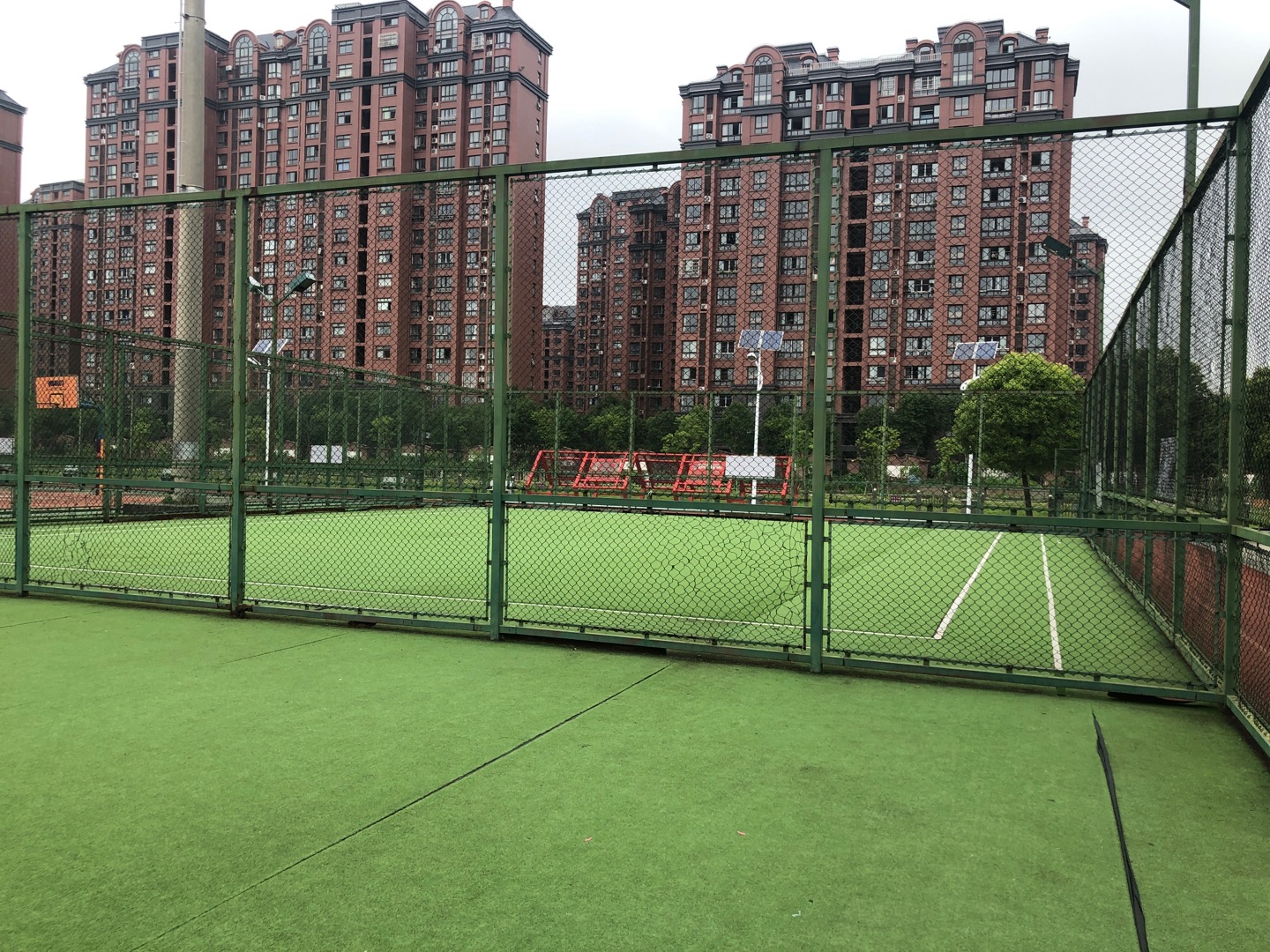 光明村社區(qū)公共運(yùn)動(dòng)場