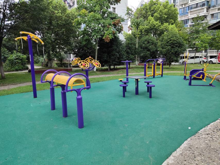 宜達(dá)小區(qū)健身點(diǎn)4