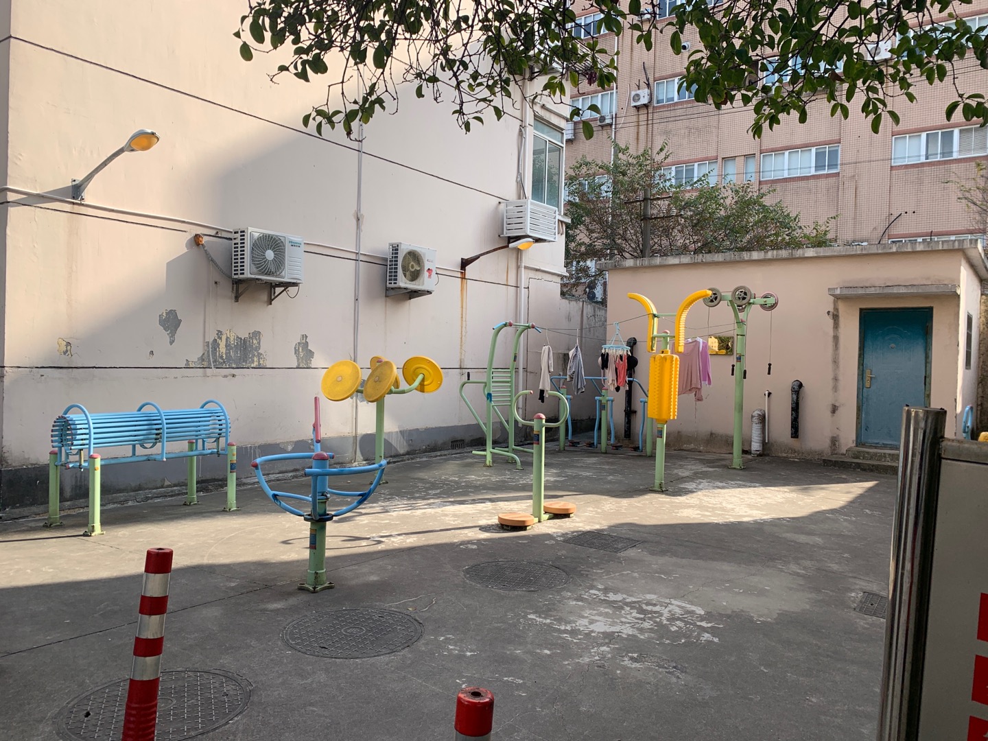 長(zhǎng)三居委健身點(diǎn)E