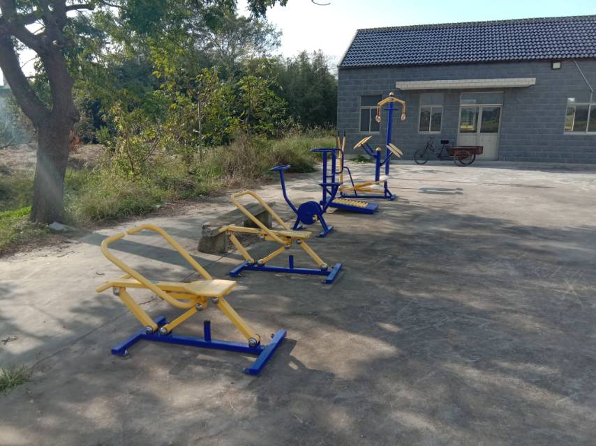 崇明區(qū)中興鎮(zhèn)紅星村9隊(duì)健身點(diǎn)