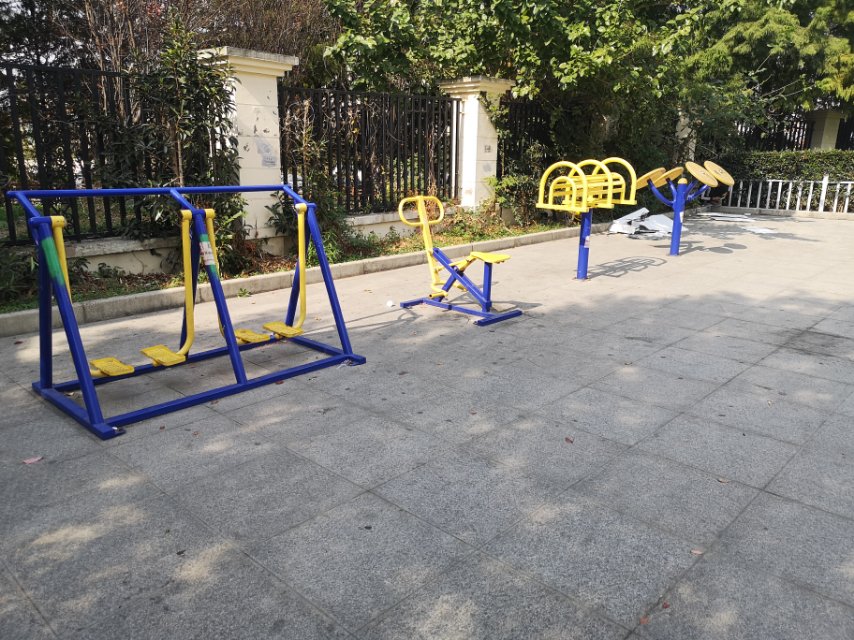 匯業(yè)二期前廣場(chǎng)健身點(diǎn)