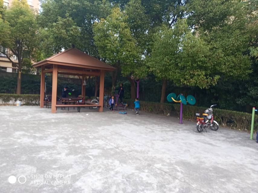 逸仙三村一居委健身苑點(diǎn)一