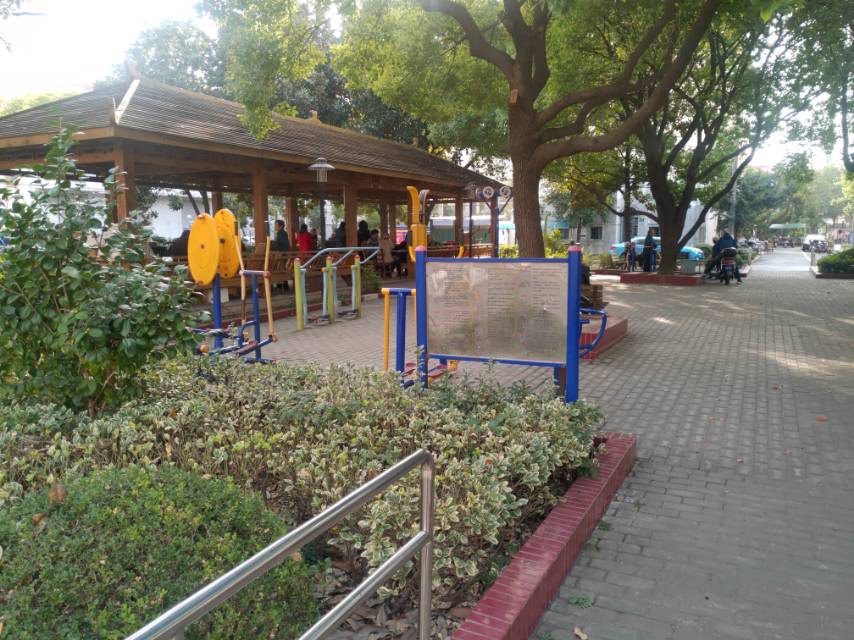 云臺(tái)一小區(qū)健身點(diǎn)