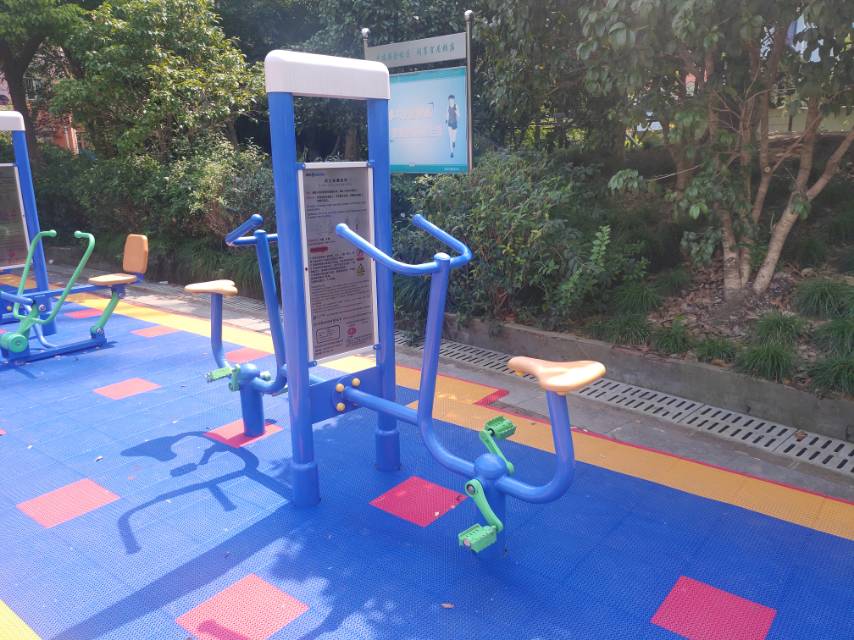 雙立柱健身車(chē) 雙立柱健身車(chē)