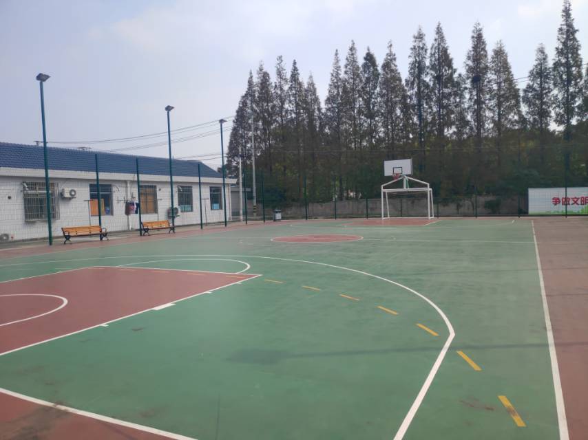 新海生活服務(wù)中心籃球場