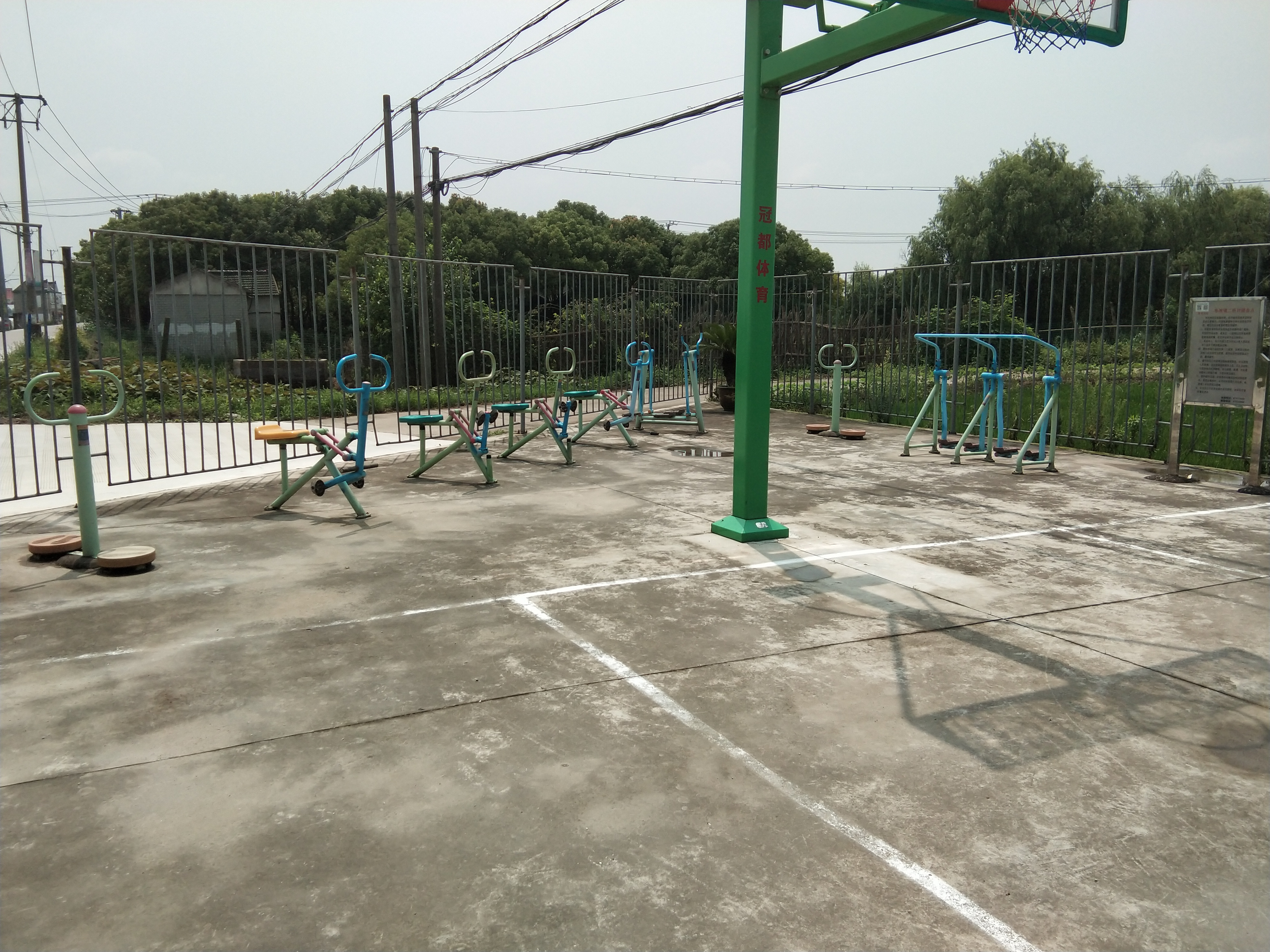 奉城鎮(zhèn)二橋村市民益智健身苑點