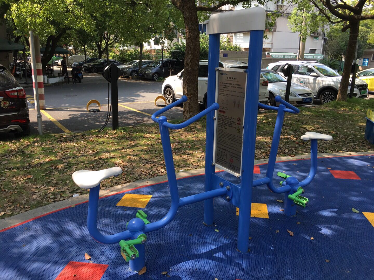 雙立柱健身車 雙立柱健身車