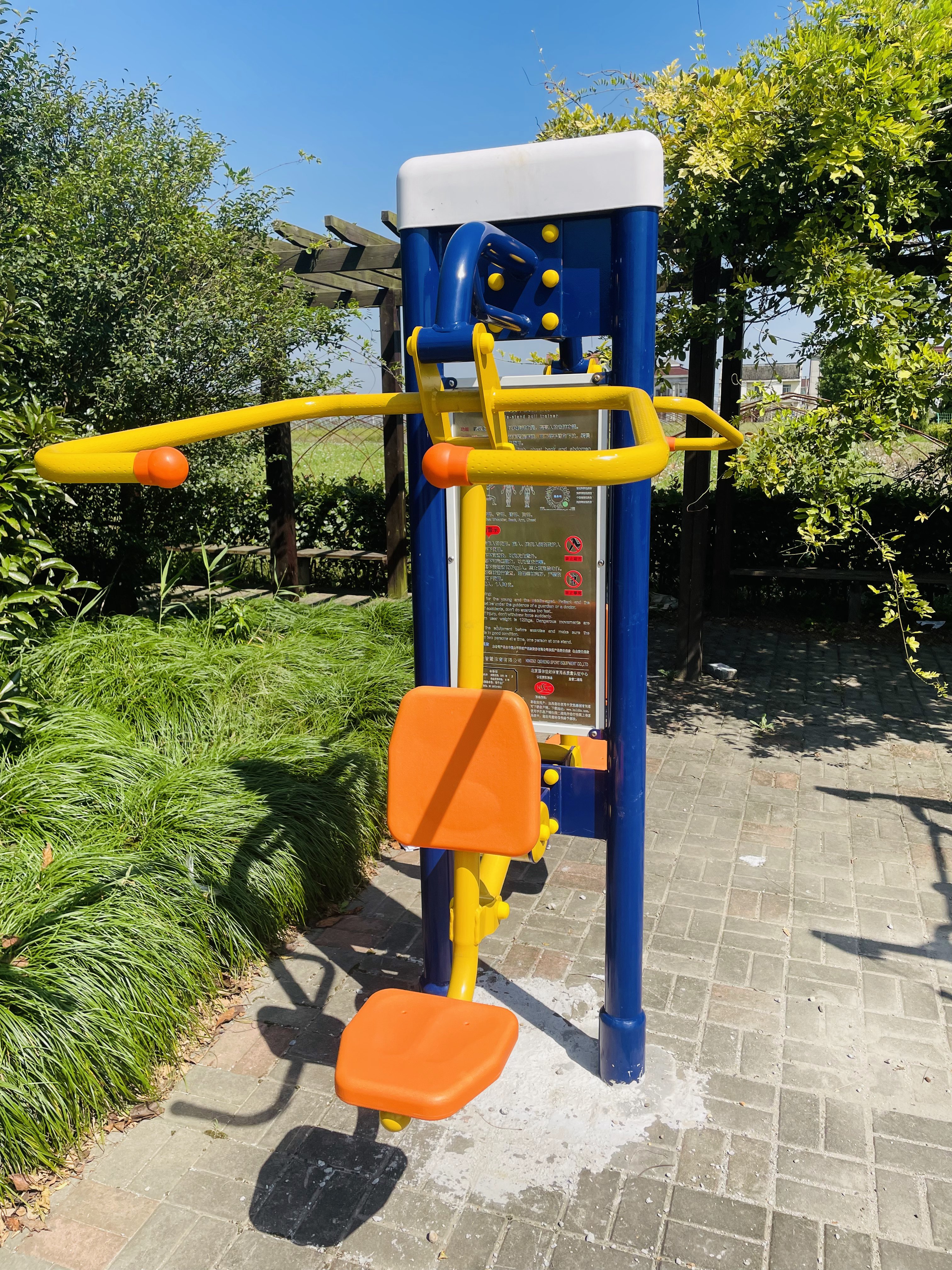 雙立柱下拉訓(xùn)練器