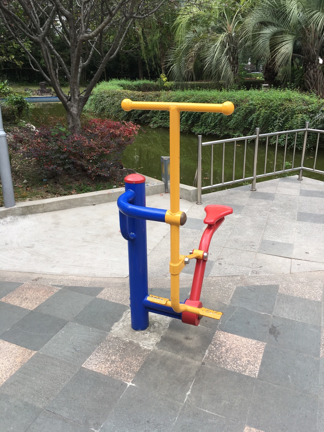 健騎機(jī) 健騎機(jī)