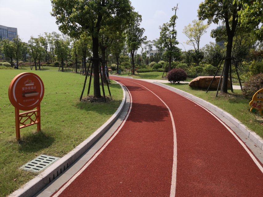 嘉定工業(yè)區(qū)匯源廣場(chǎng)步道
