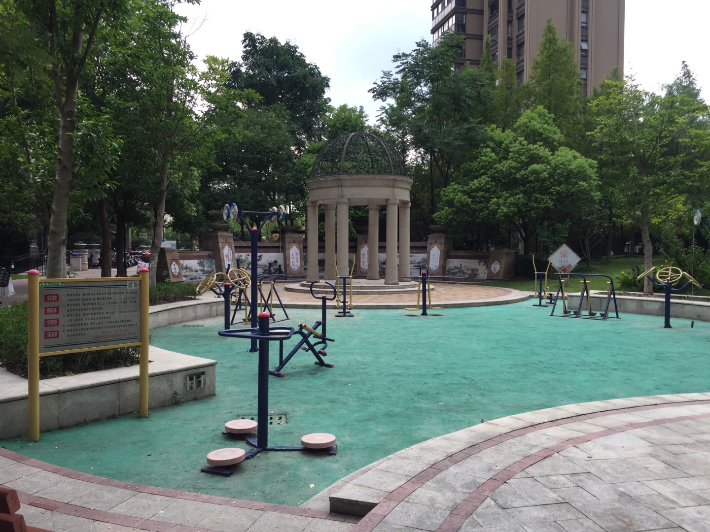 社區(qū)健身點(diǎn)（2）