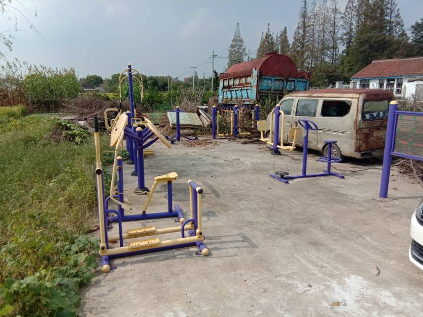 堡鎮(zhèn)財(cái)貿(mào)村石橋10隊(duì)倉庫健身點(diǎn)