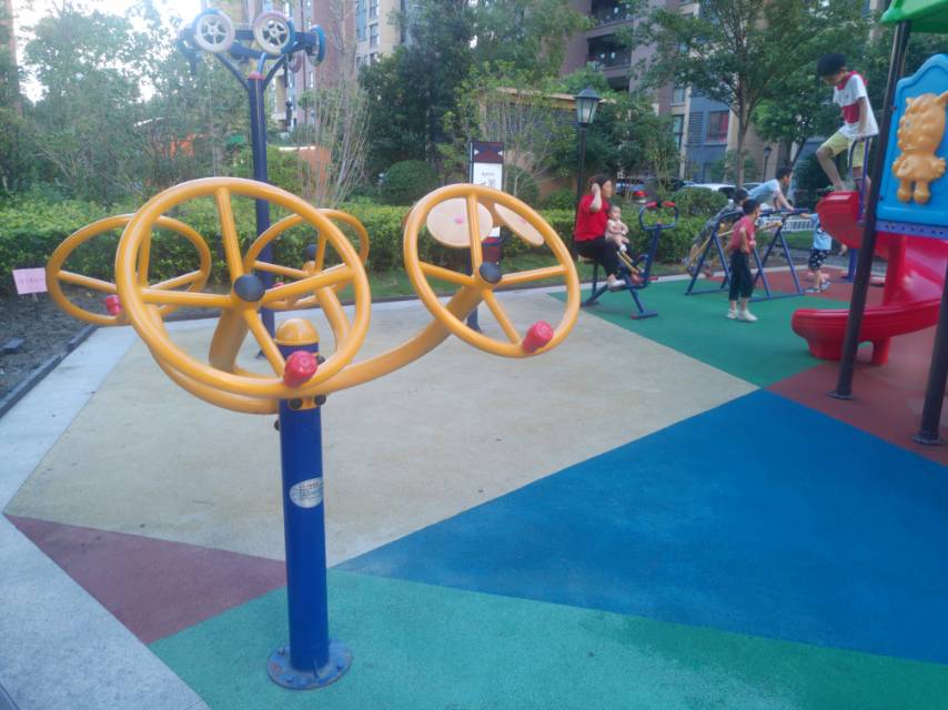 昌吉東路君悅?cè)A庭益智健身點