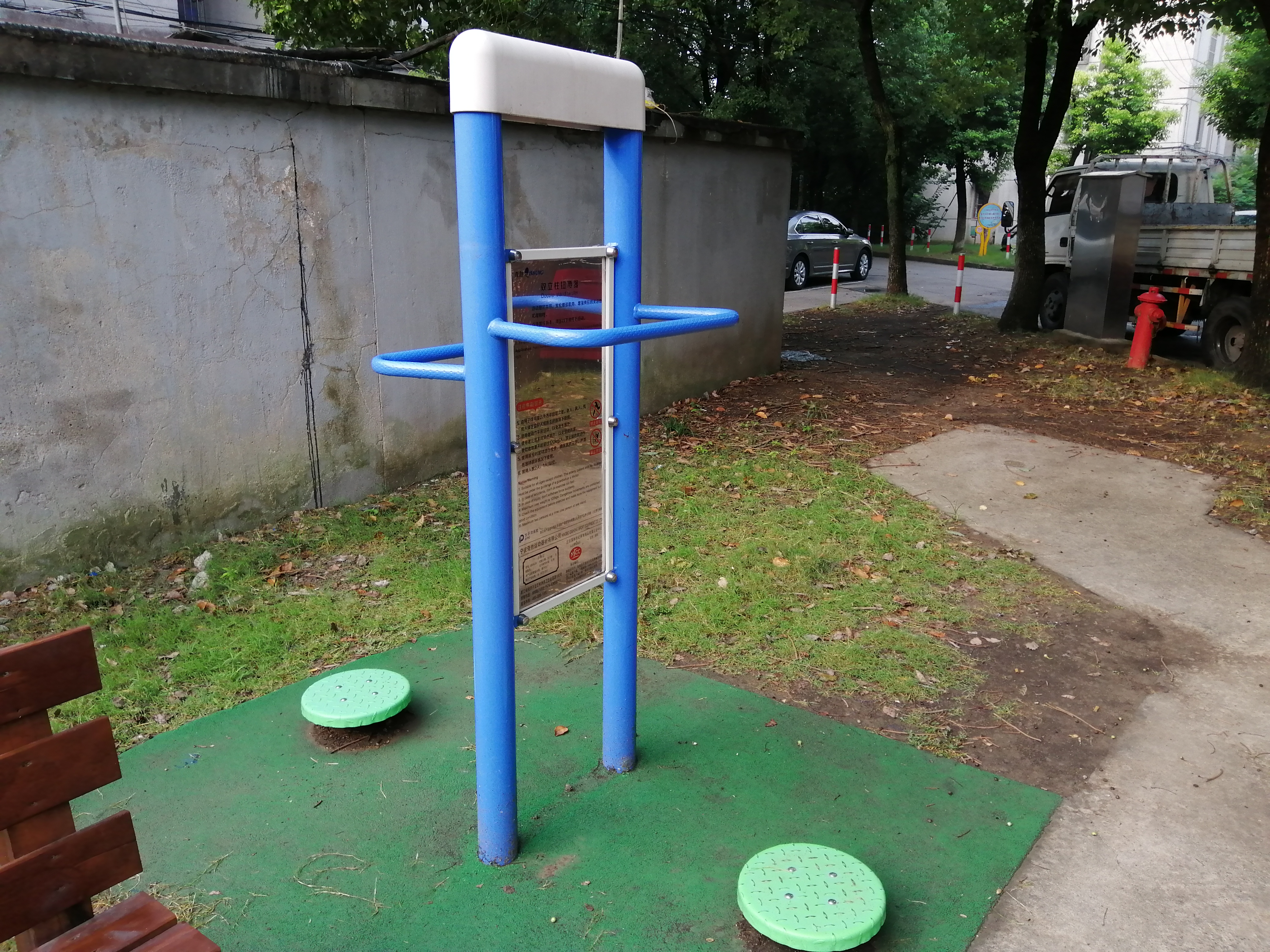 雙立柱扭腰器 雙立柱扭腰器