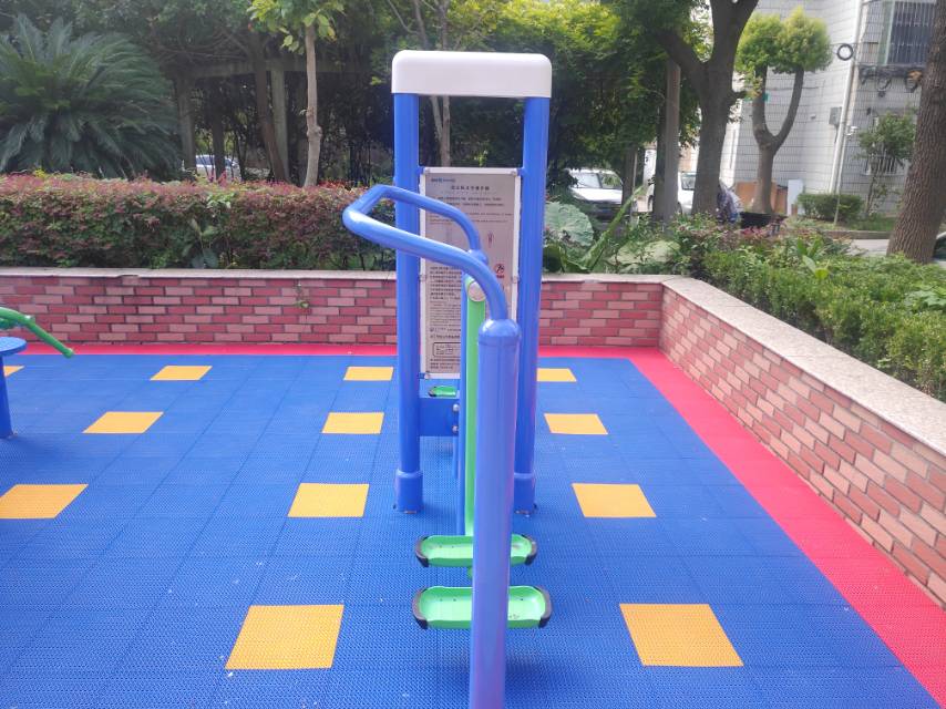 雙立柱太空漫步器