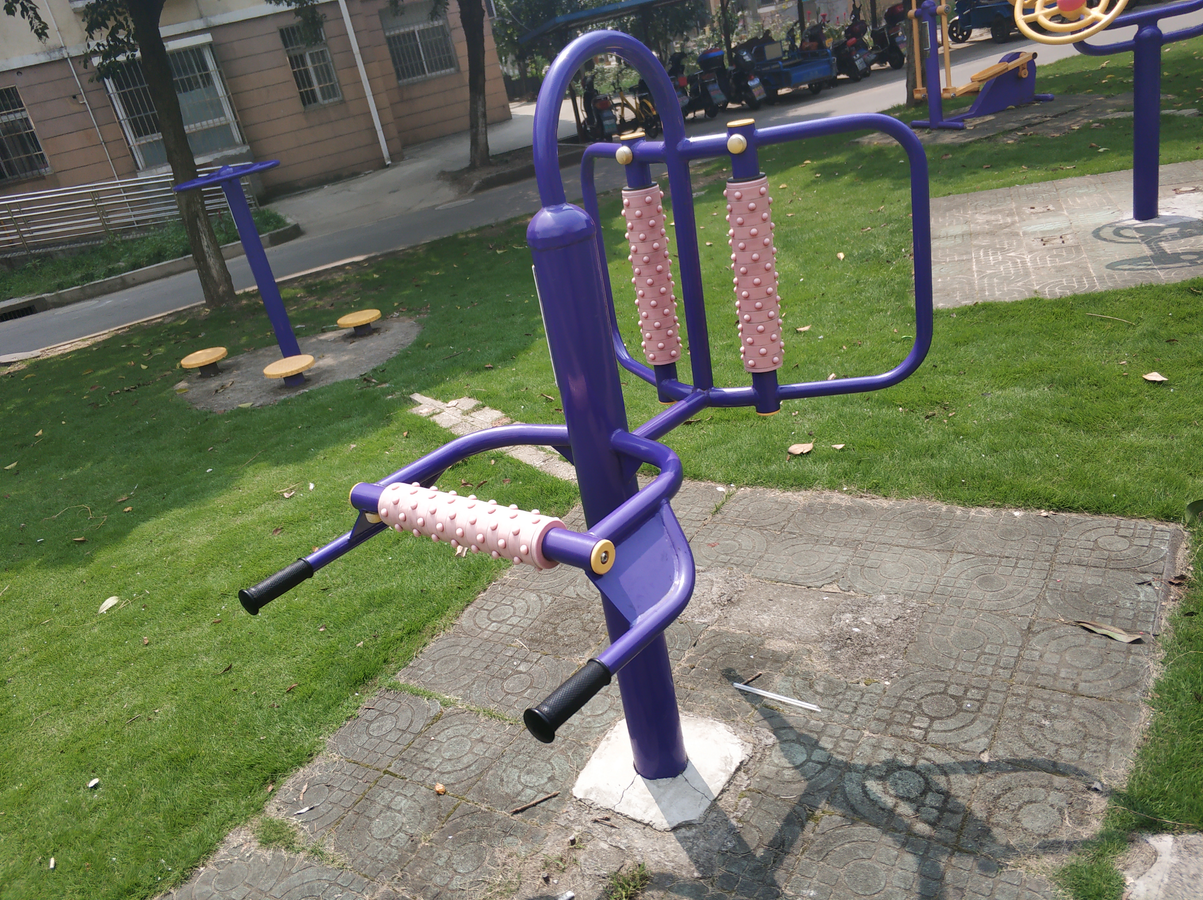 腰背按摩器 腰背按摩器