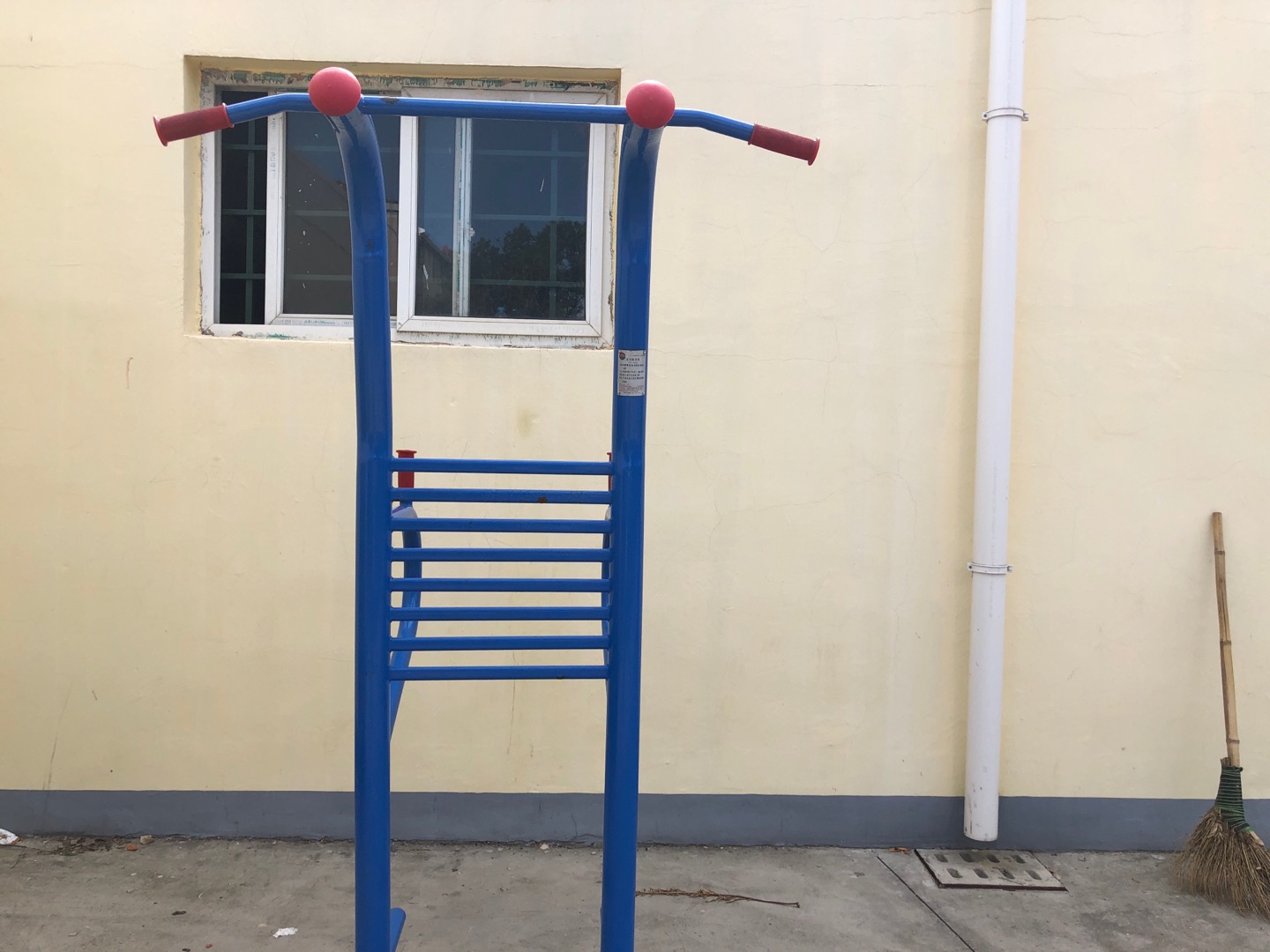 多功能訓練器 多功能訓練器