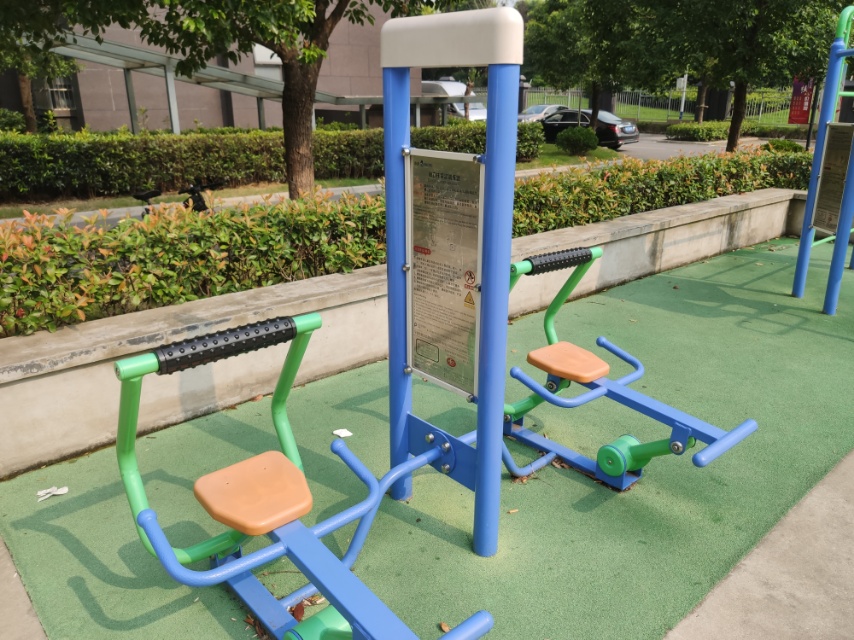 雙立柱背部訓(xùn)練器 雙立柱背部訓(xùn)練器