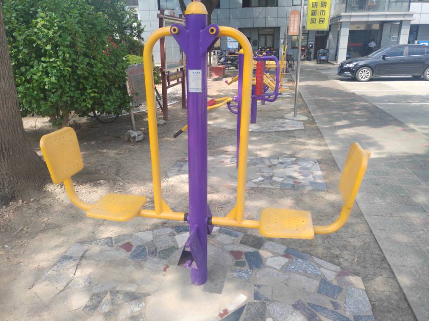 雙人坐蹬器 雙人坐蹬器