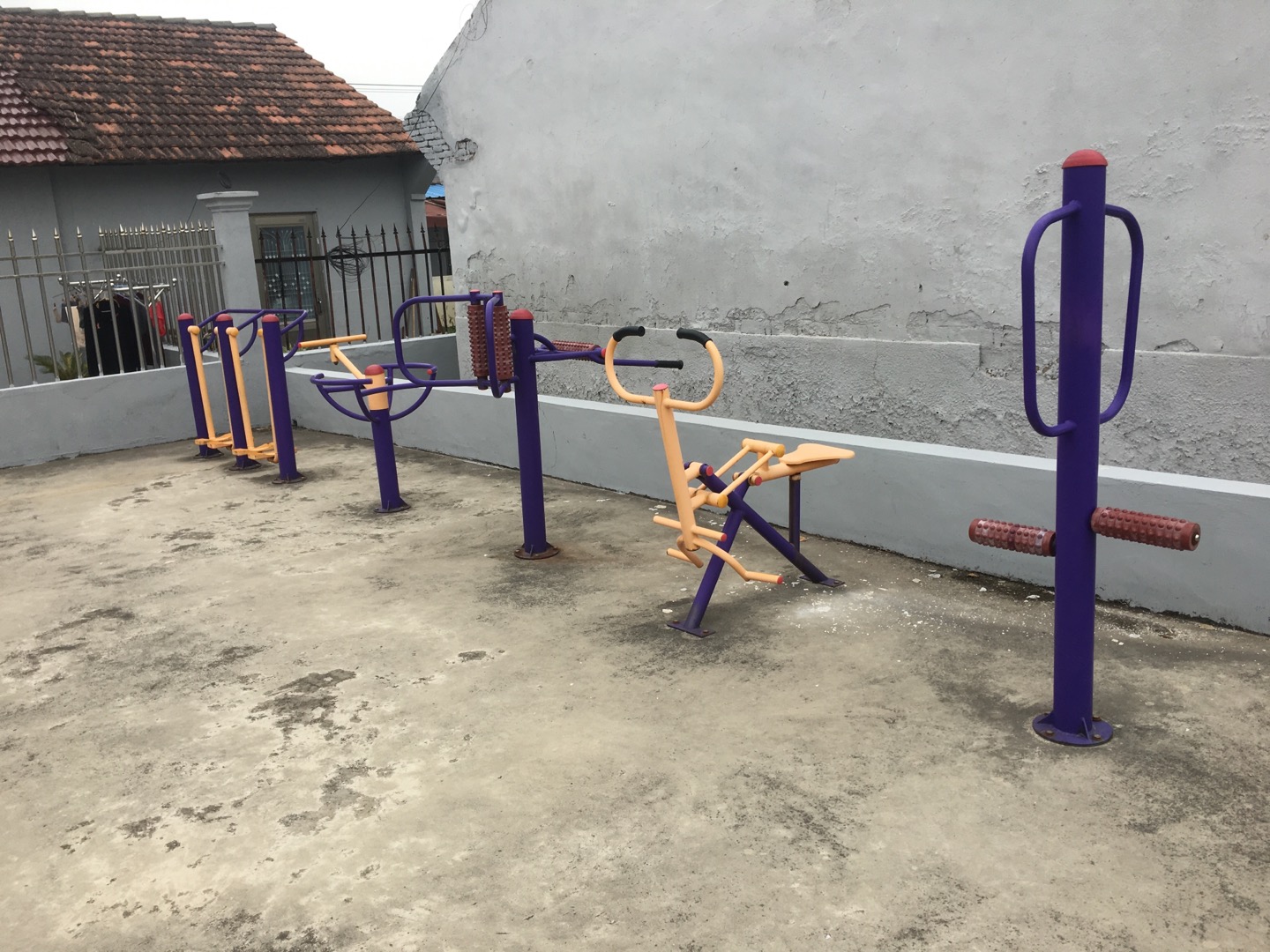 老港鎮(zhèn)建港村民委員會(huì)21組健身苑點(diǎn)