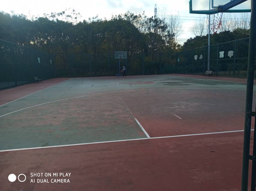 唐豐路籃球場(chǎng)