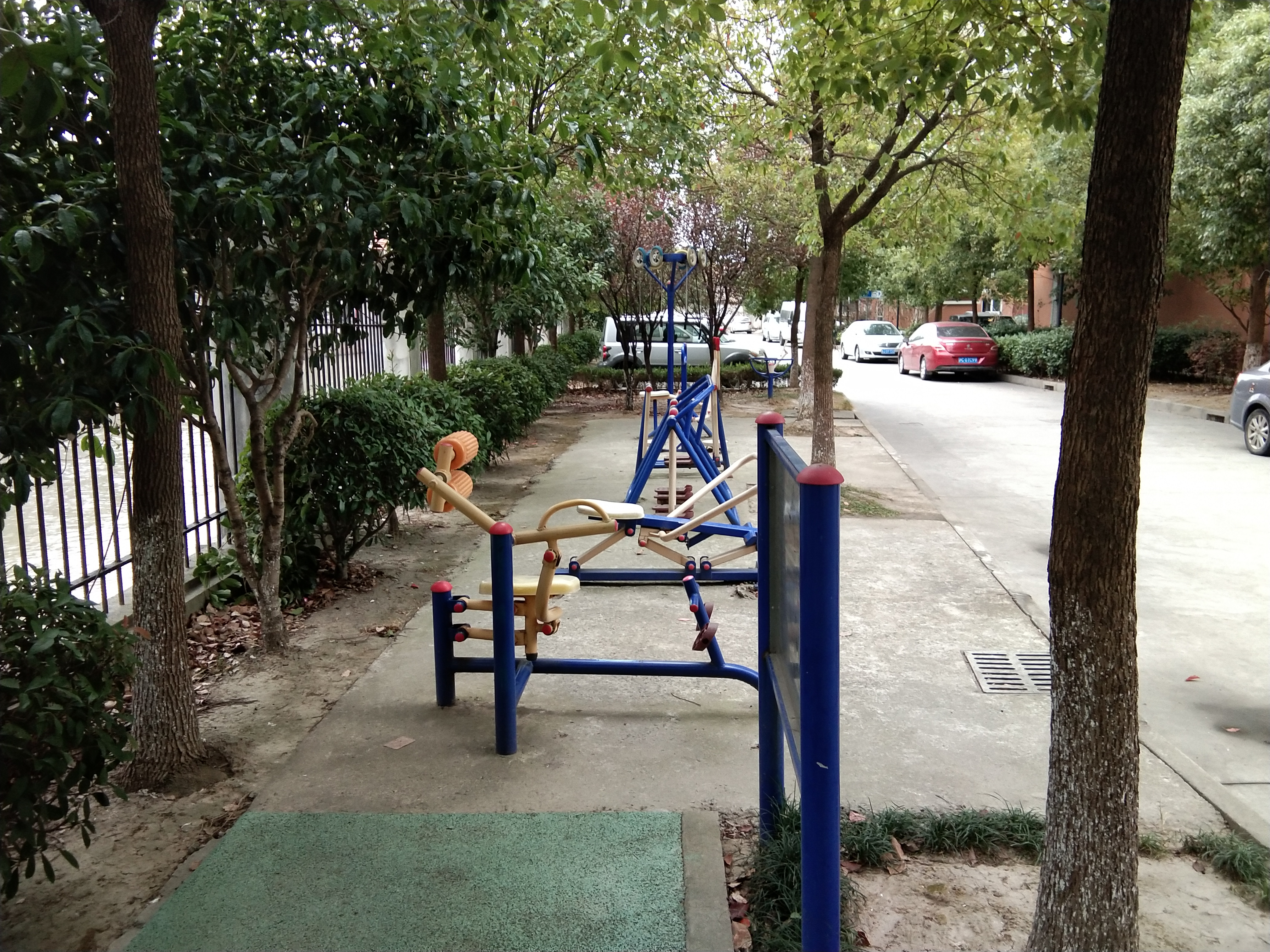 粵亮灣小區(qū)健身點(diǎn)