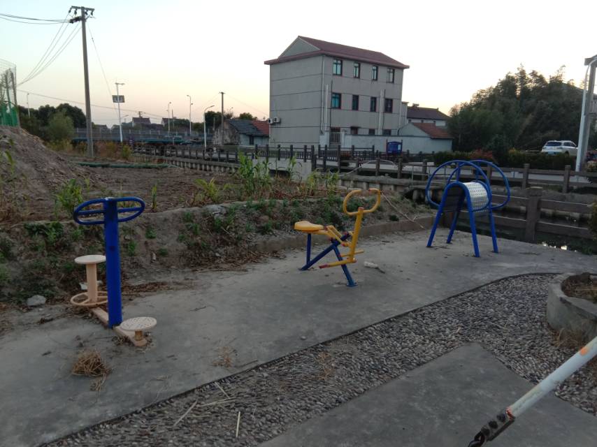 高永村5組高宅368號(hào)前健身路徑