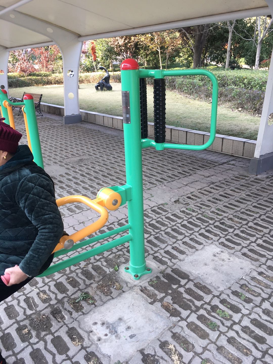 坐式腰背按摩器