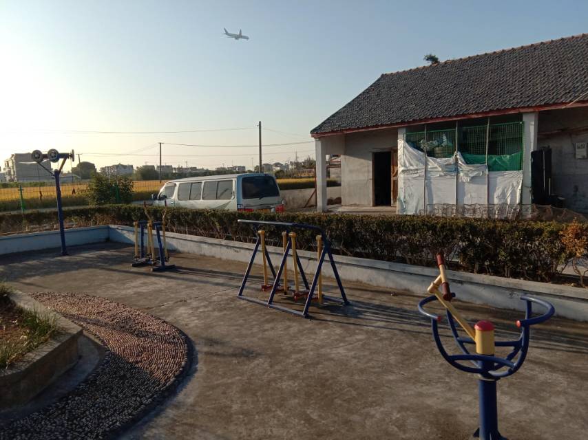 新如村4組新路325號(hào)南健身路徑