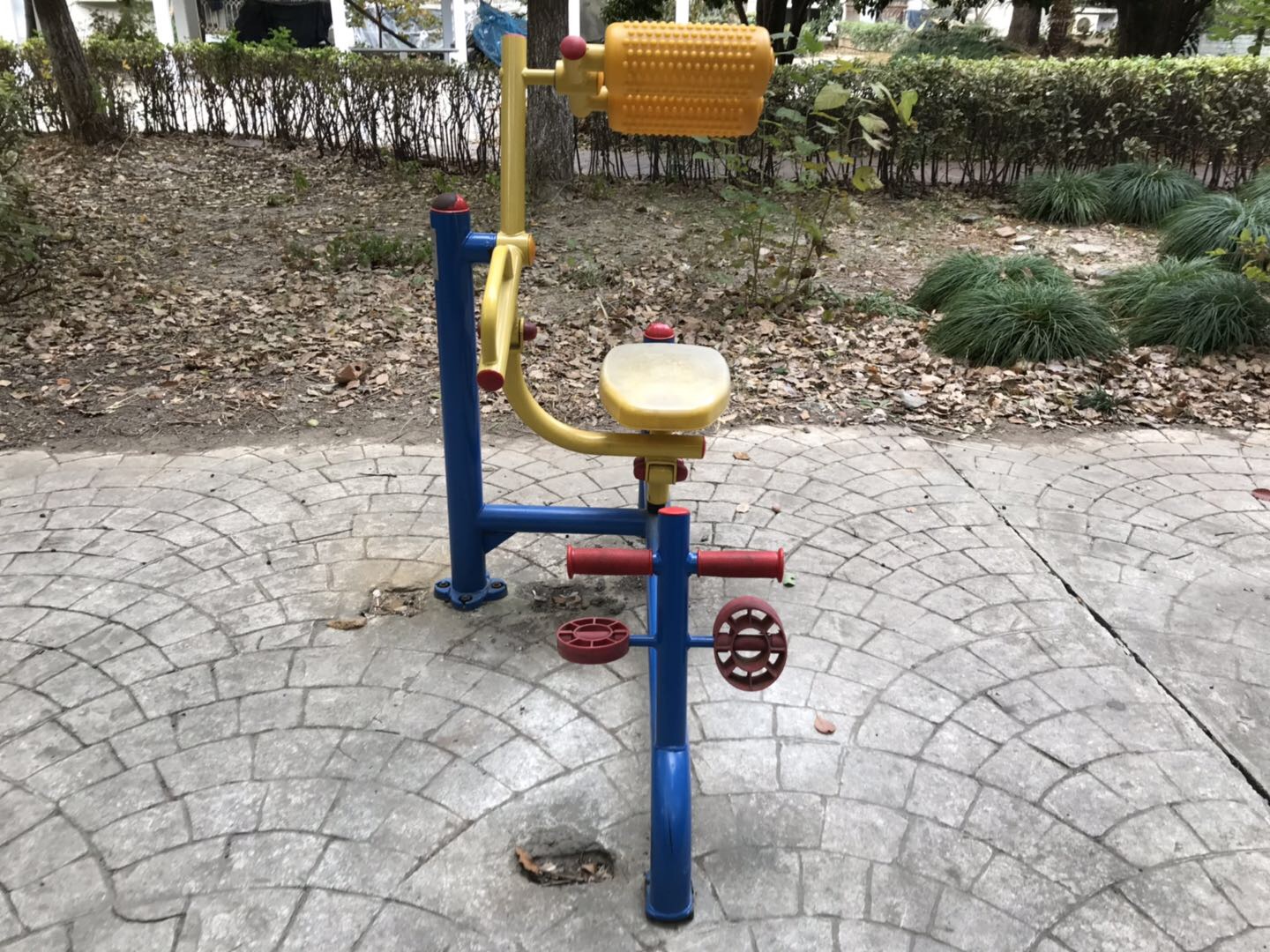 自重腹背鍛煉器