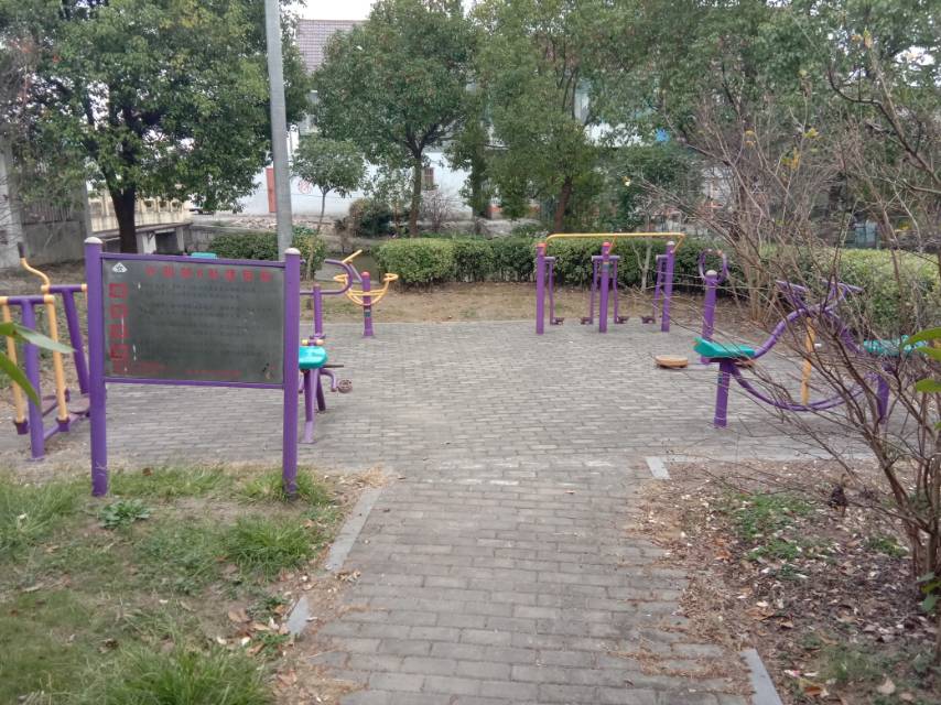 光明村六隊(duì)健身點(diǎn)