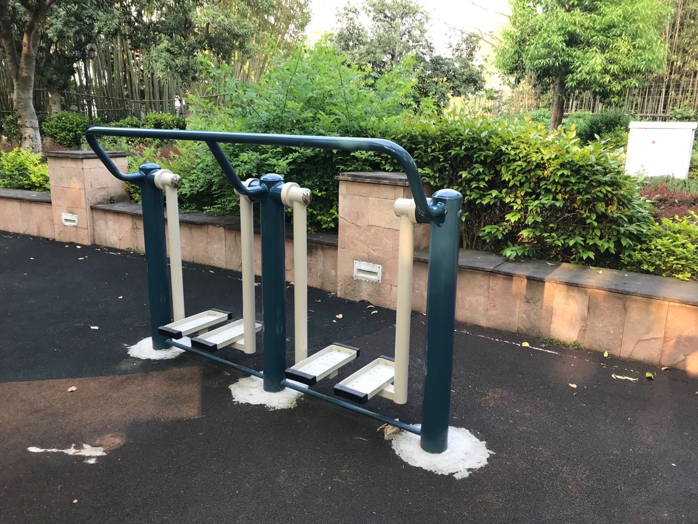 二位太空漫步機