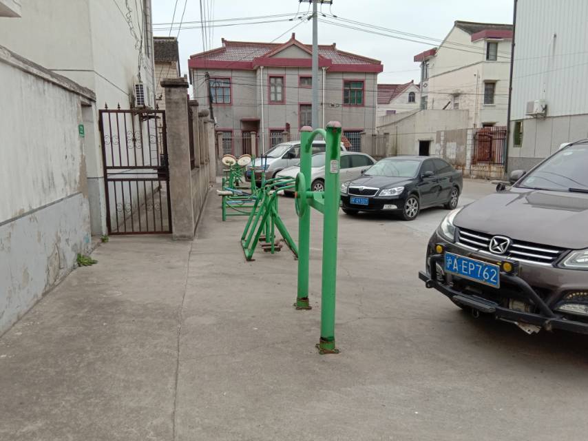 儲(chǔ)店村九隊(duì)健身點(diǎn)