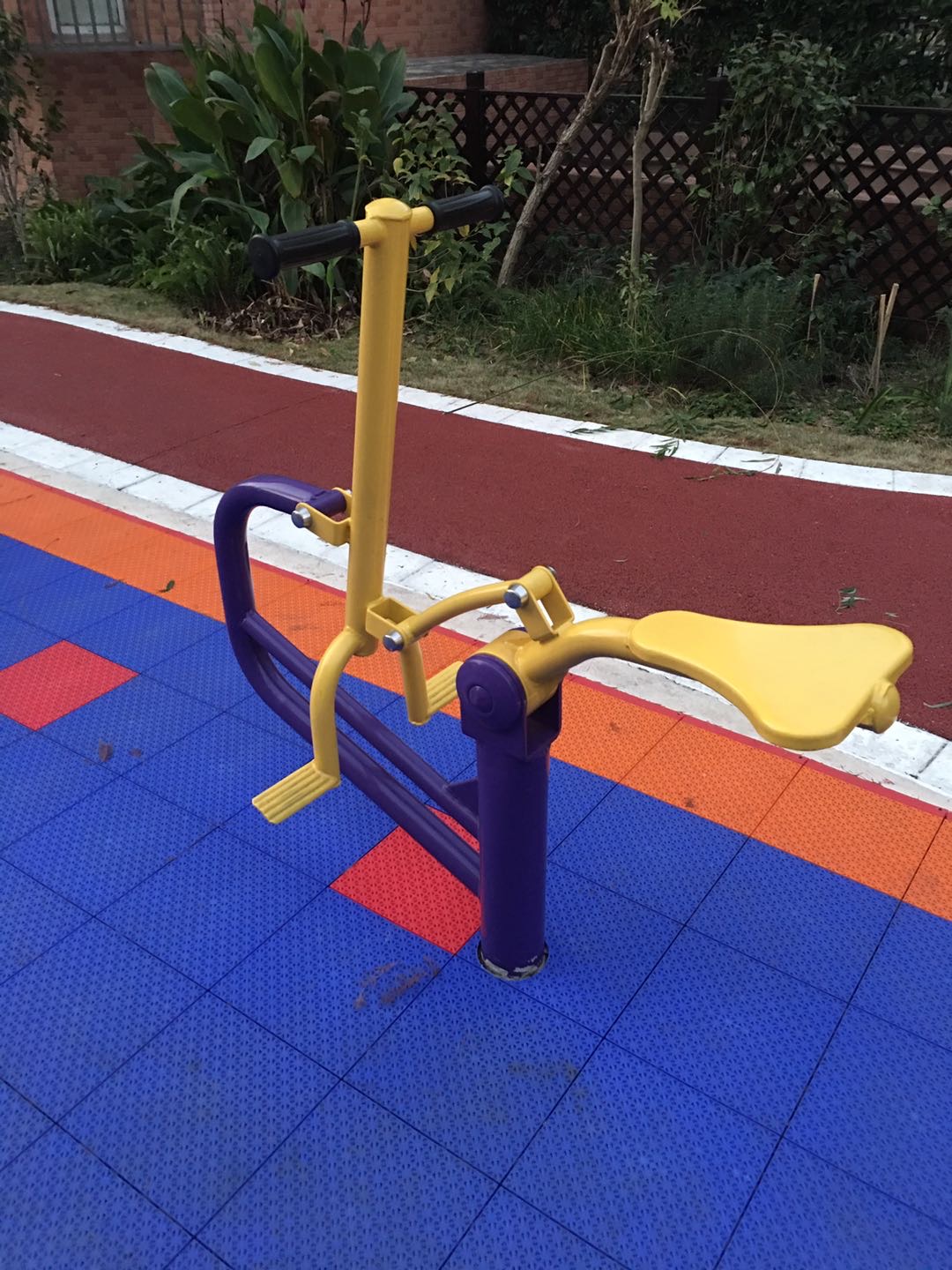 健騎機(jī) 健騎機(jī)