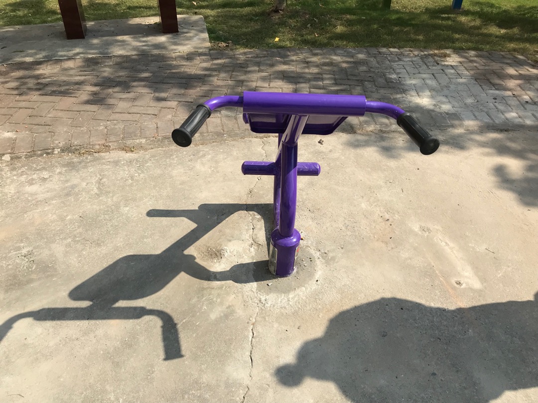 背肌訓(xùn)練器