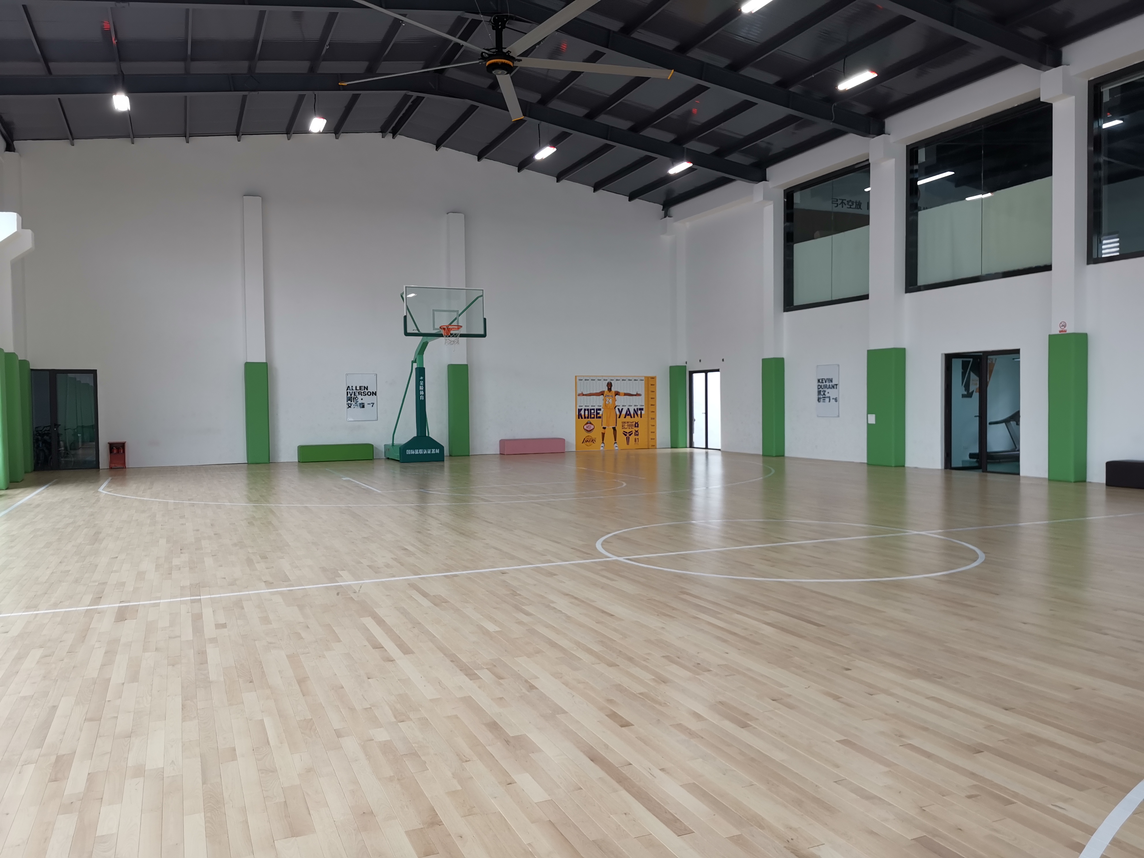 柘林鎮(zhèn)海灣村籃球場(chǎng)