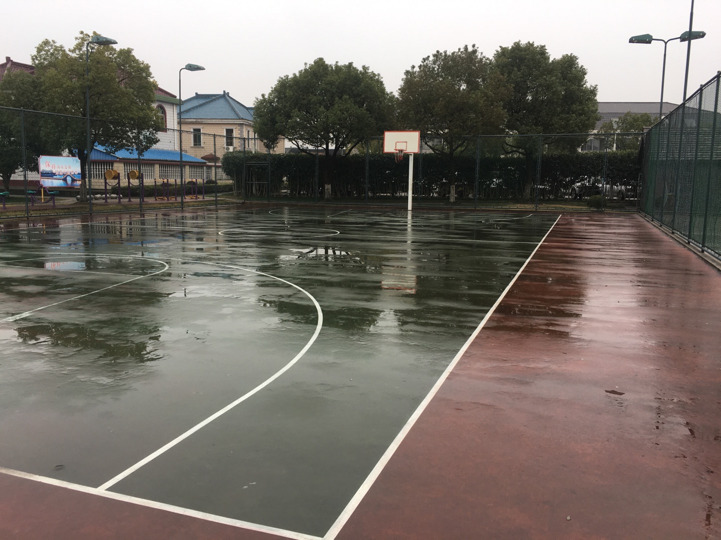 泖港鎮(zhèn)社區(qū)公共運(yùn)動(dòng)場(chǎng)