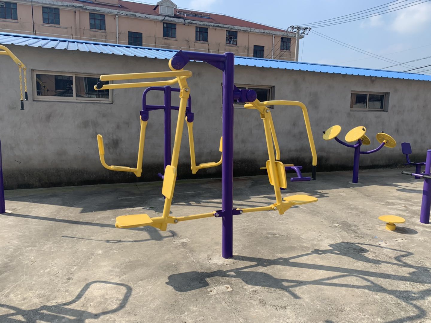 坐推坐拉器 坐推坐拉器