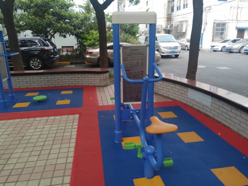 雙立柱健身車 雙立柱健身車