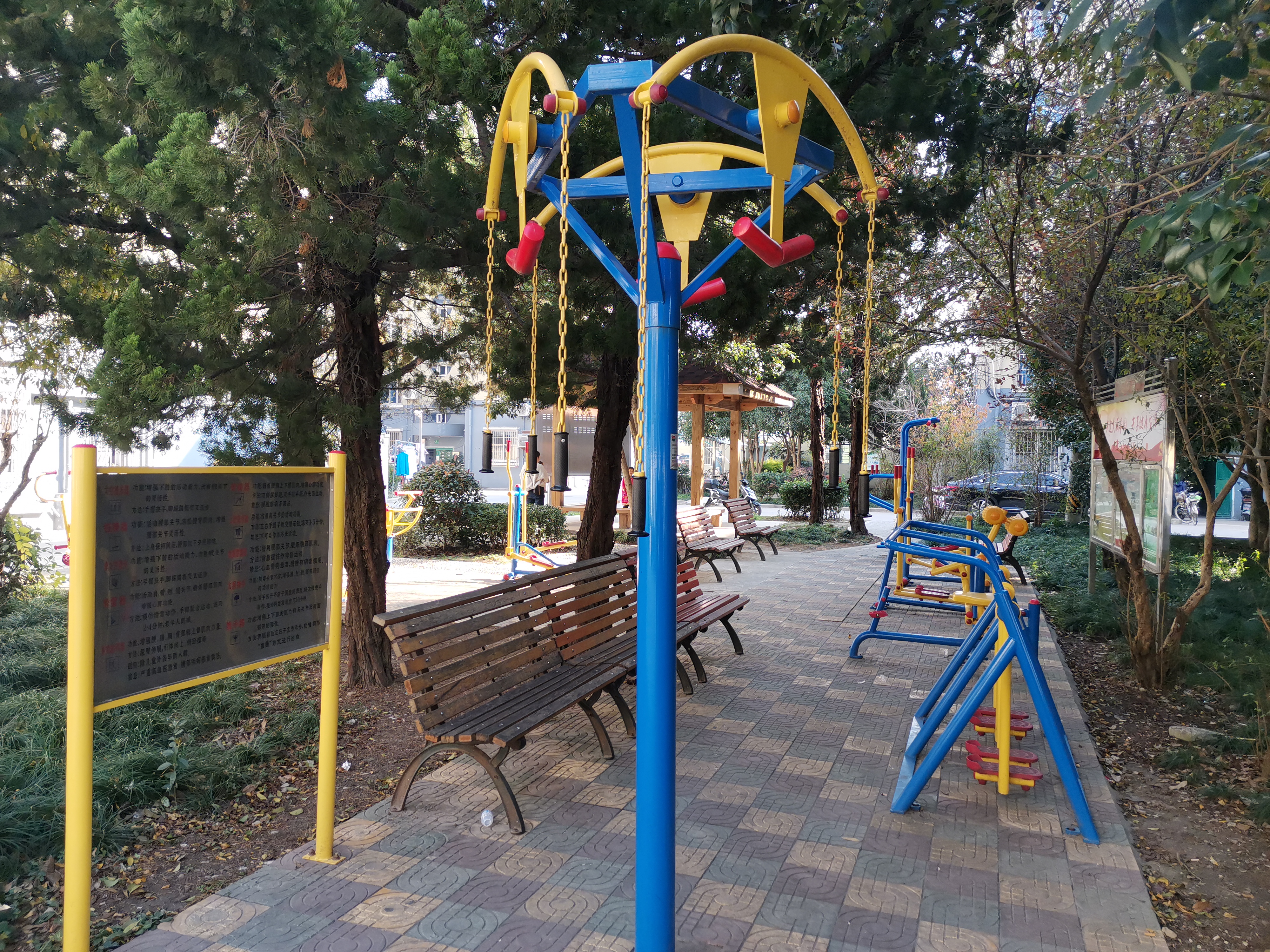 楊鎮(zhèn)路居委健身苑點