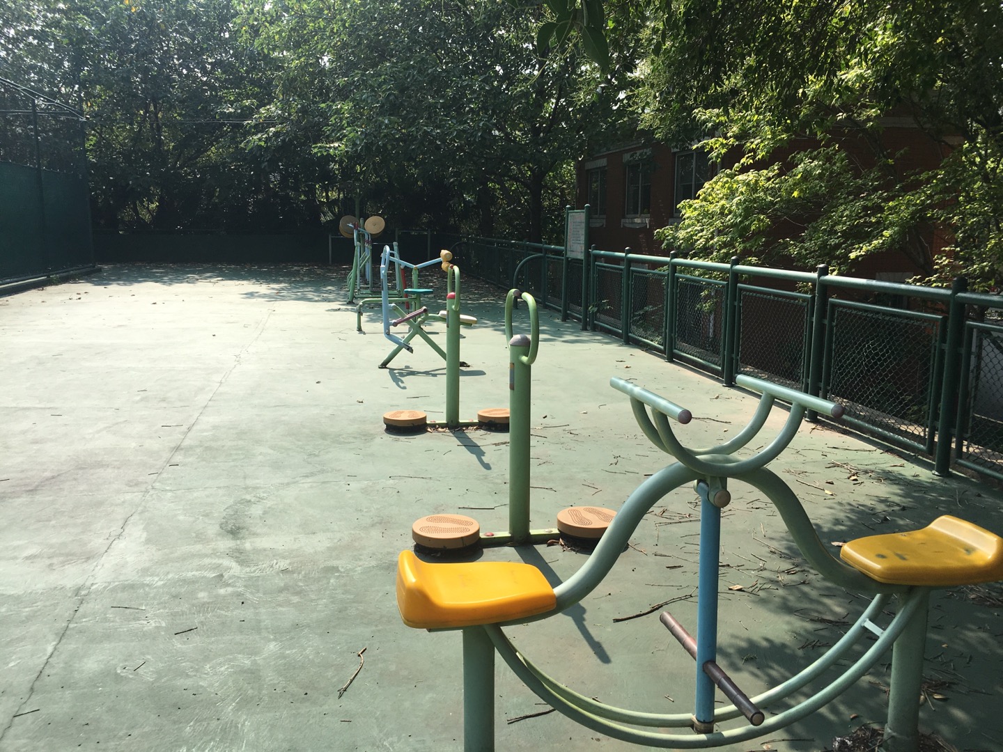 龍柏一村二居委華都公寓小區(qū)點(diǎn)