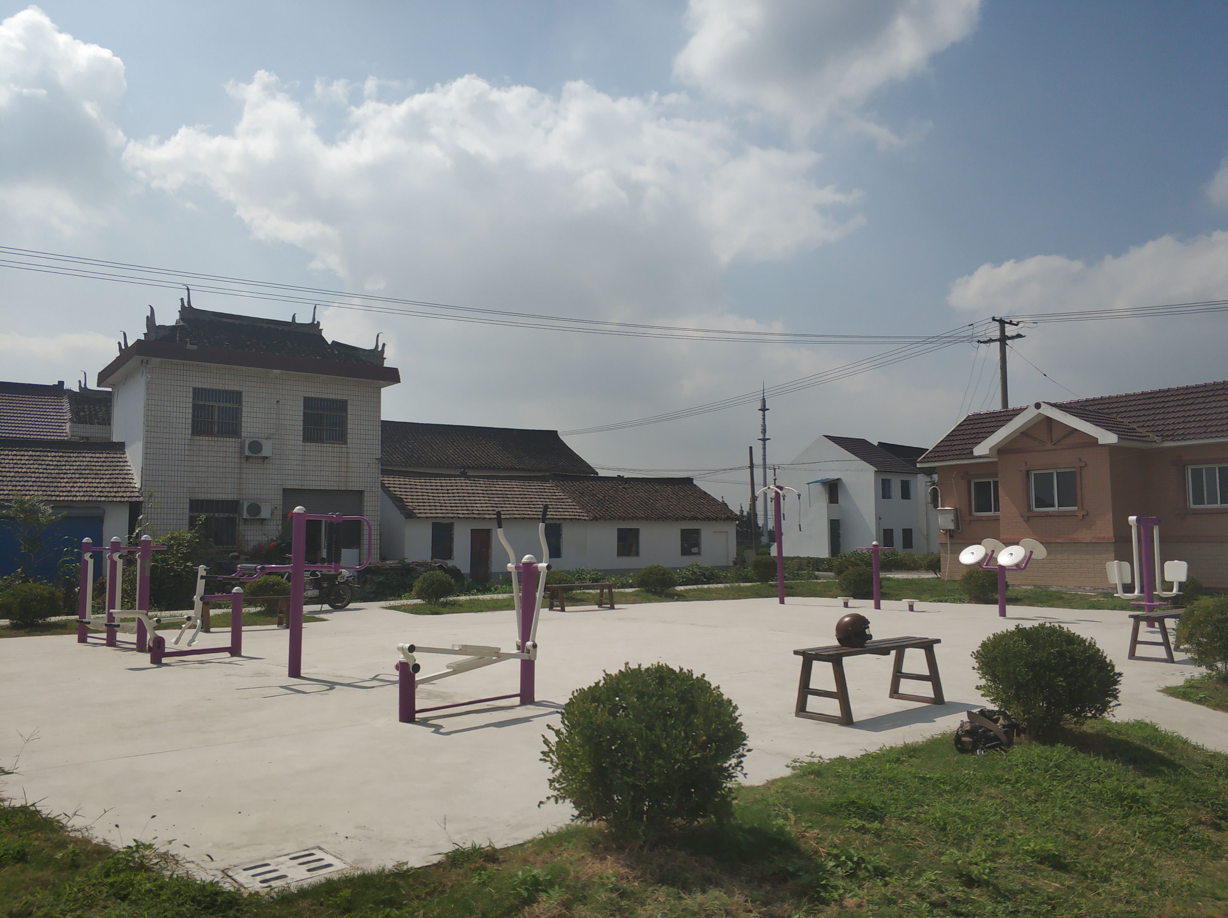 東勤村村委健身點