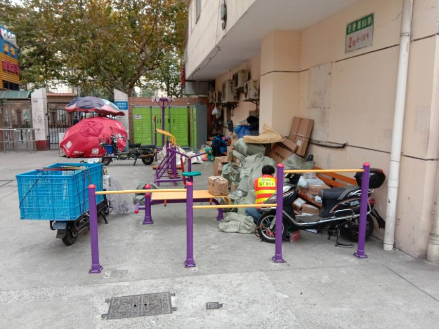 巨野小區(qū)健身點