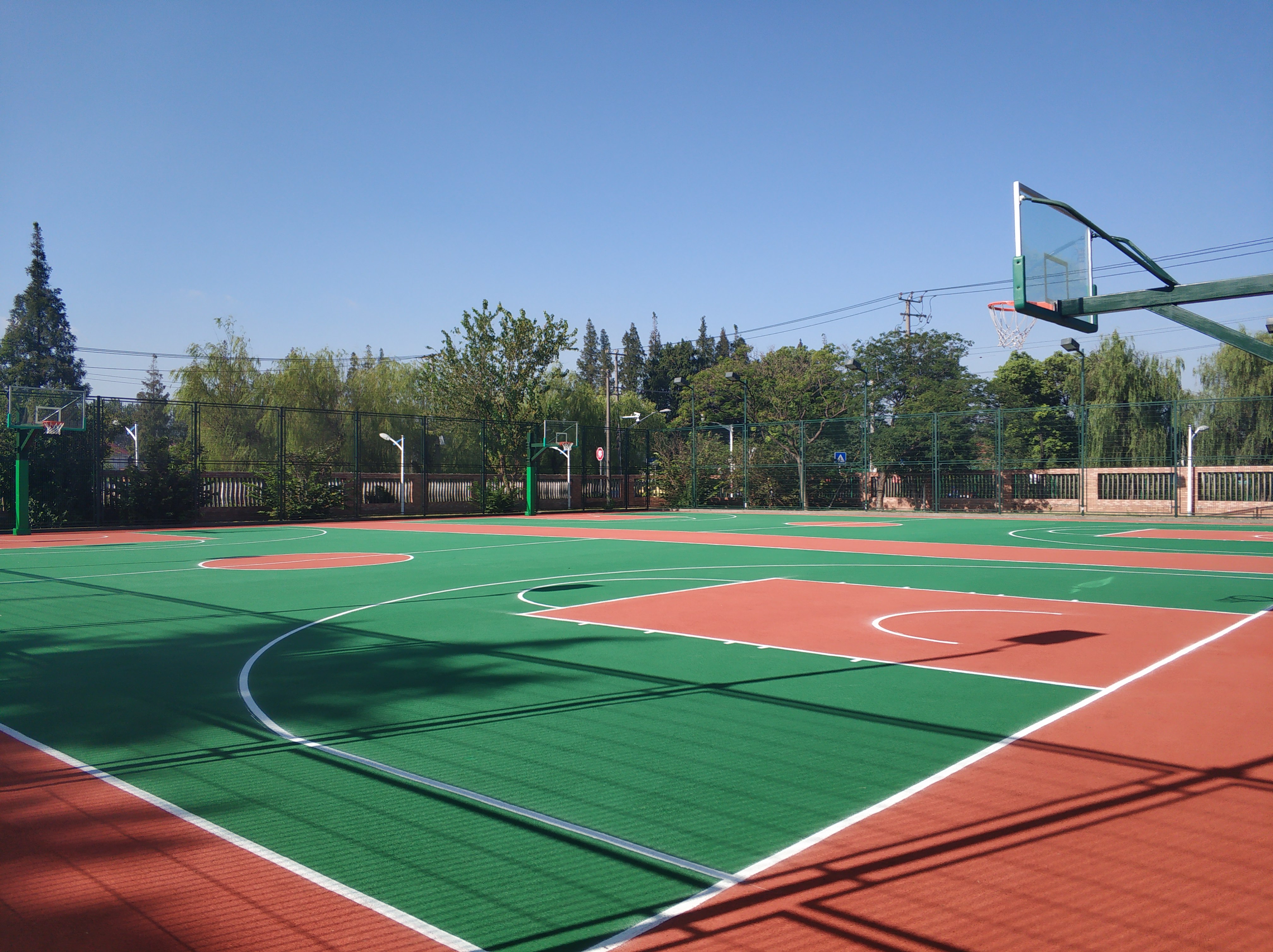 香花橋社區(qū)籃球場