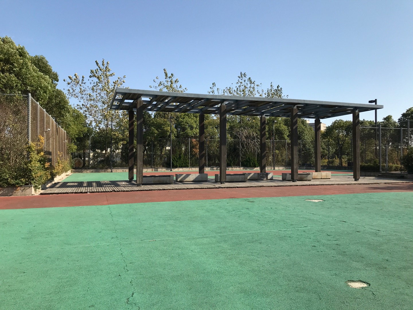 東岸漣城網(wǎng)球場