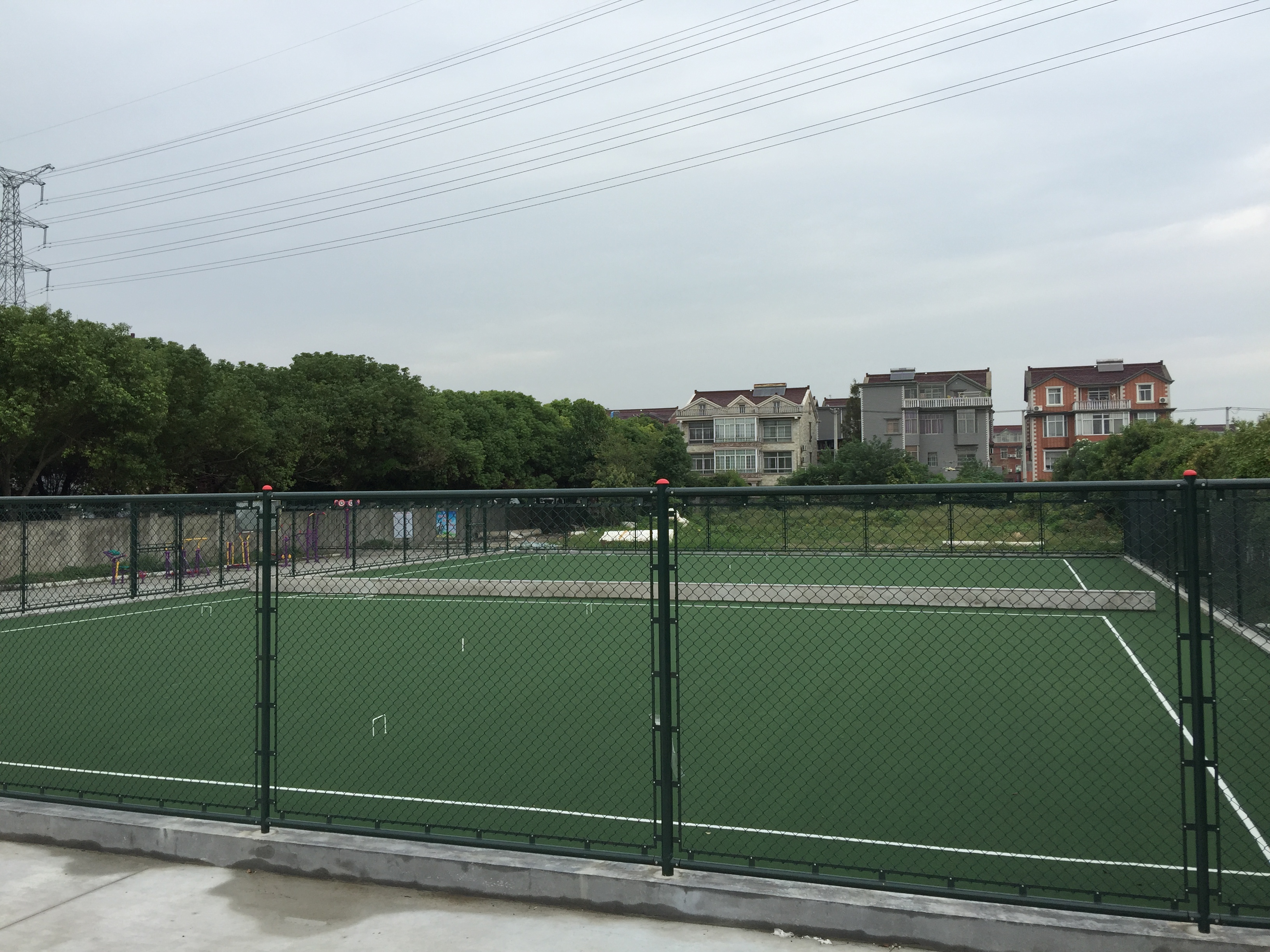 紀西村華西公共運動場