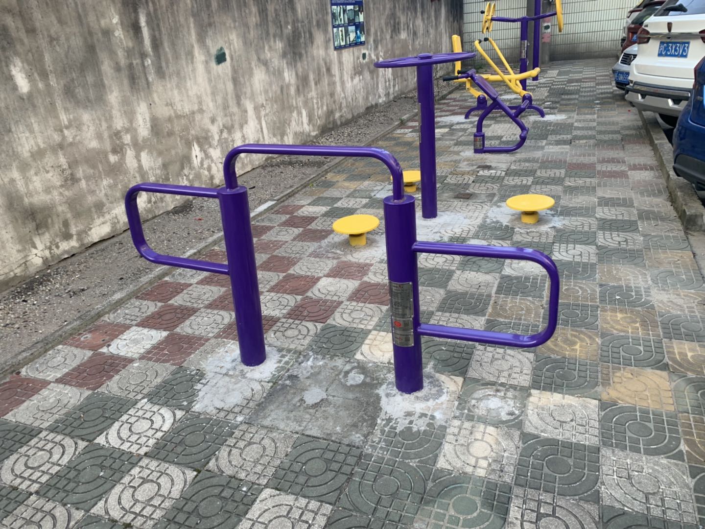 彈振壓腿器 彈振壓腿器