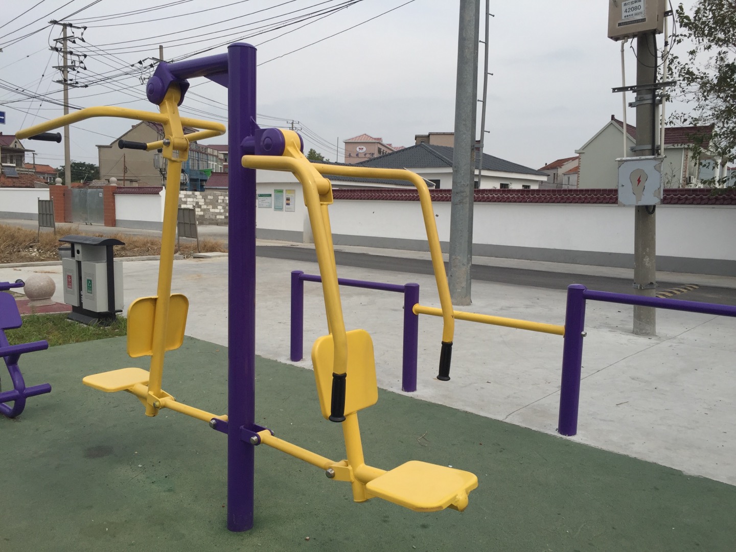 坐推坐拉器 坐推坐拉器